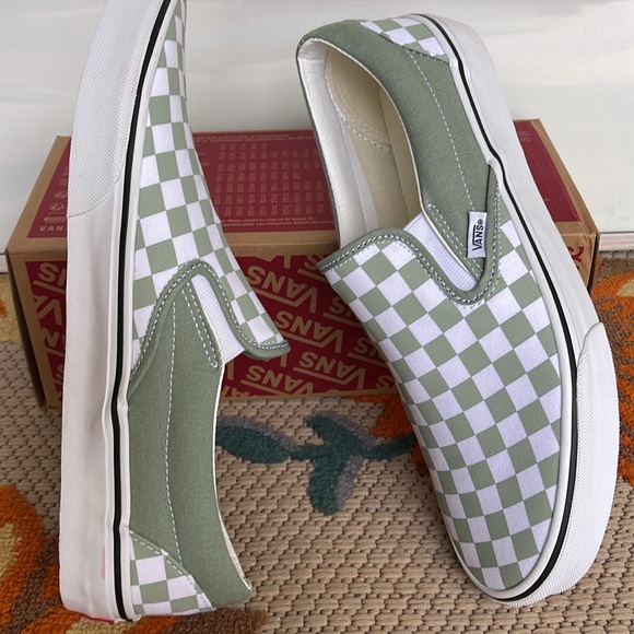 Vans Men’s Classic Slip-On
Color Theory Checkerboard
VN0DDBVZCJL
Sneakers - Picture 12 of 16